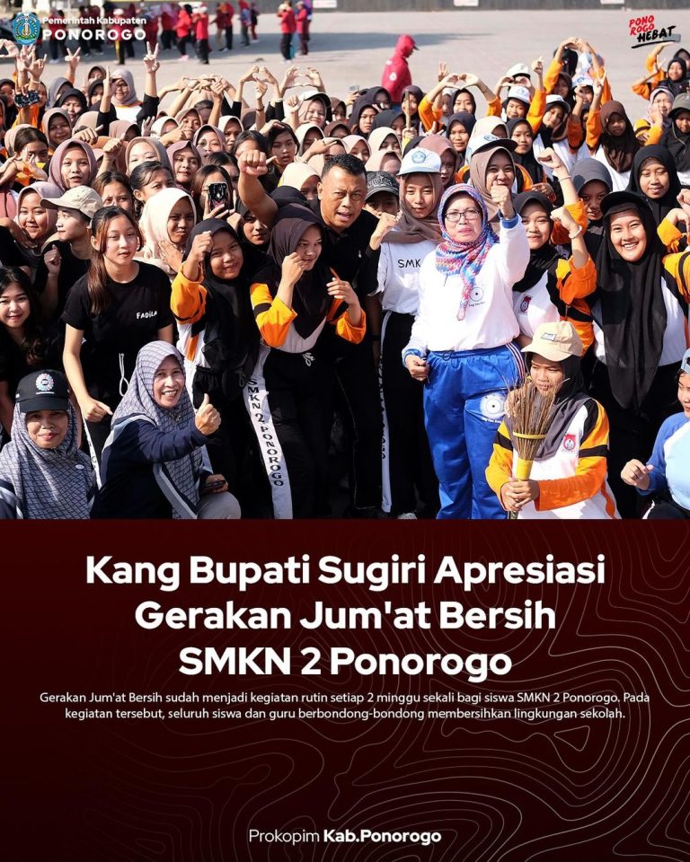 Kang Bupati Sugiri Apresiasi Gerakan Jum’at Bersih SMKN 2 Ponorogo 