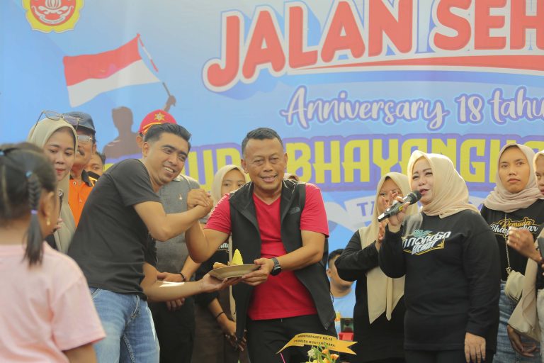 Kang Bupati Sugiri bersama Wabup Bunda Lisdyarita Hadiri Anniversary ke-18 Pemuda Bhayangkara Carat