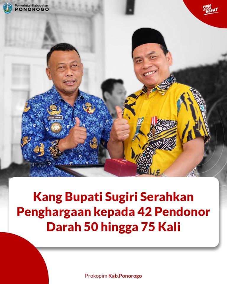 Kang Bupati Sugiri Serahkan Penghargaan kepada 42 Pendonor Darah 50 hingga 75 Kali