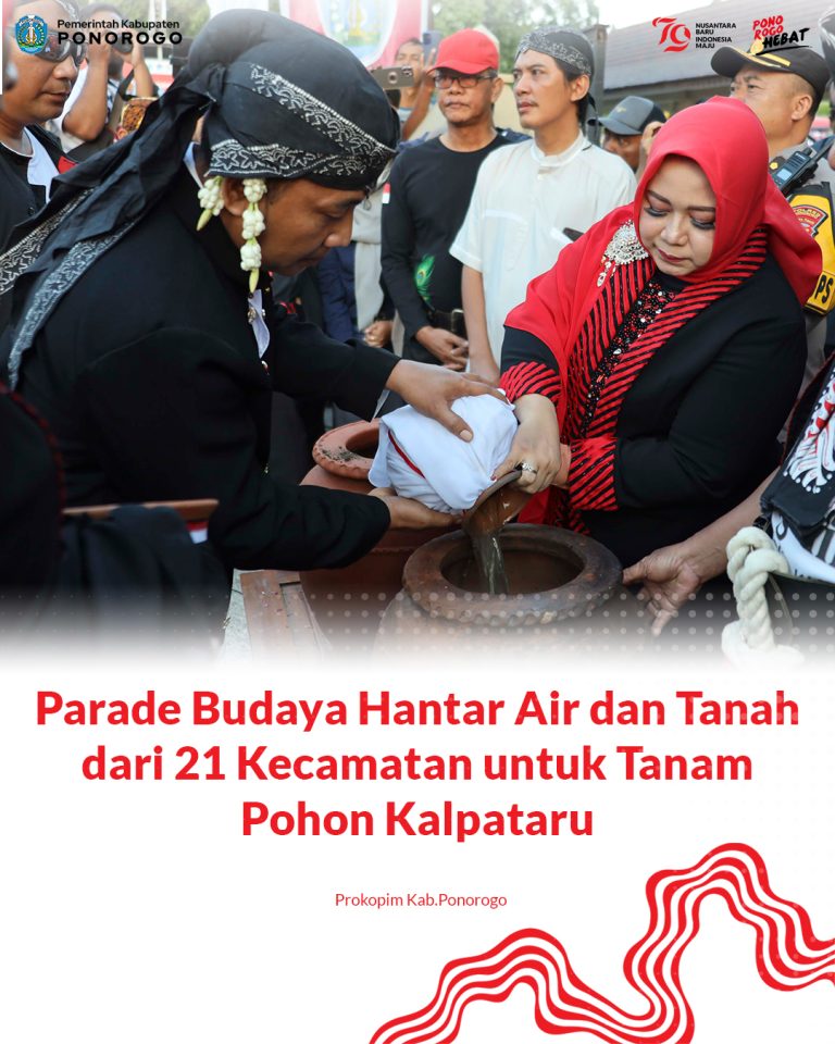 Parade Budaya Hantar Air dan Tanah dari 21 Kecamatan untuk Tanam Pohon Kalpataru