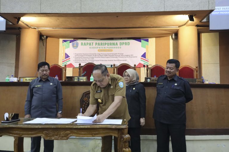 Sah, Eksekutif dan Legislatif Sepakati Kenaikan Postur APBD Ponorogo Tahun 2025