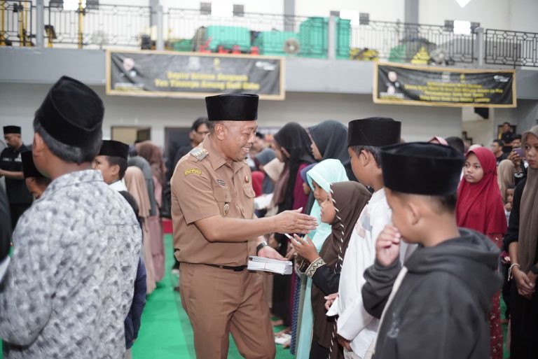 Sambut Bumi Reog Berdzikir, PSHT Ponorogo Gelar Santunan 102 Anak Yatim