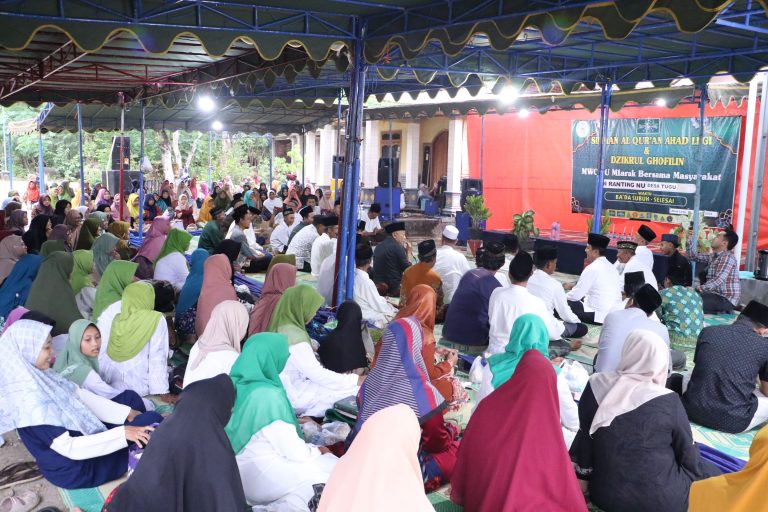 Kang Bupati Sugiri Sancoko Temani Jama’ah Sima’an Al-Qur’an Ahad Legi MWCNU Mlarak