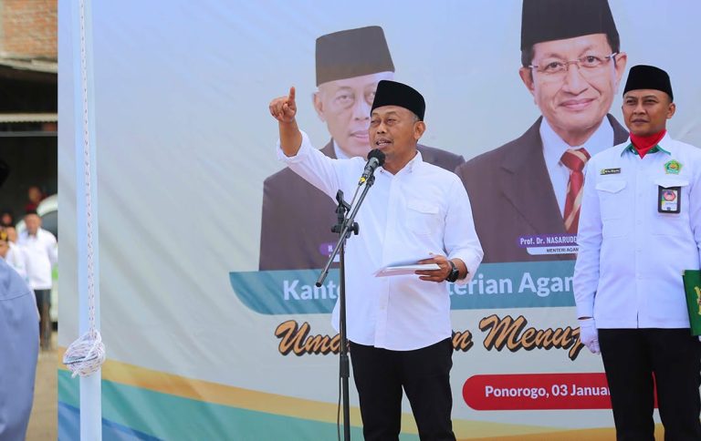 Pimpin Upacara Hari Amal Bakti Kemenag, Kang Bupati Tekankan Kerukunan Kunci Wujudkan Indonesia Emas