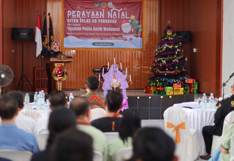 Bunda Lisdyarita Bersamai Perayaan Natal Warga Binaan Rutan Kelas IIB Ponorogo