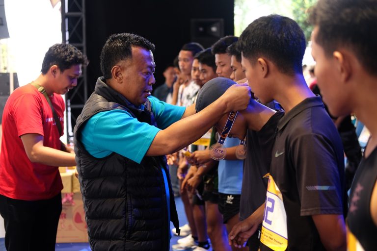 Puncak HUT ke-57 SMKN 1 Jenangan Meriah, Ribuan Siswa dan Alumni Ikuti STMJ Run and Fun Walk