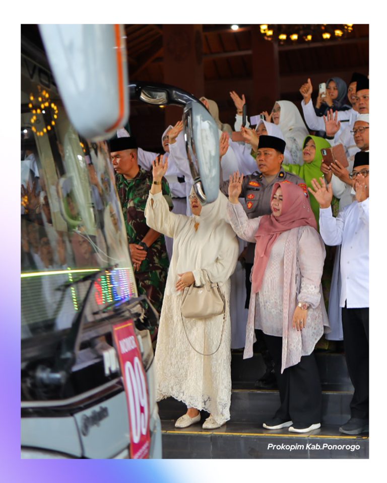 Lepas Calon Jamaah Haji, Wabup Bunda Lisdyarita Ingatkan Jaga Kesehatan dan Patuhi Arahan Petugas Haji