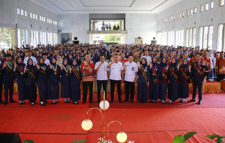 Apresiasi dan Motivasi Kelulusan SMAGA, Kang Bupati Dorong Siswa Lanjutkan Pendidikan
