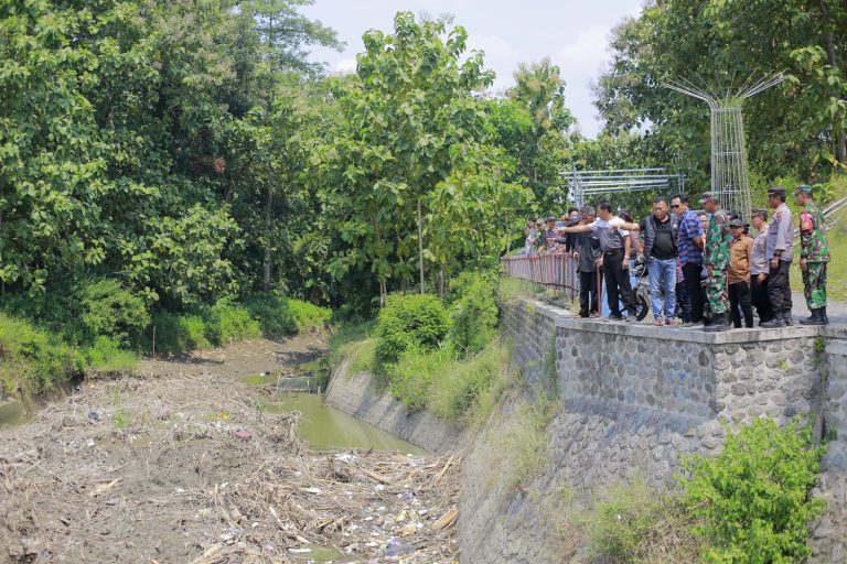 Ambil Tindakan terhadap Dam Tropong, Kang Bupati Urai Masalah Banjir Menahun di Persawahan Prengguk
