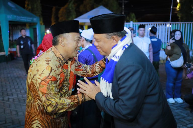 Kang Bupati Sugiri Sancoko dan Bunda Lisdyarita Sambut Kedatangan Jama’ah Haji Ponorogo