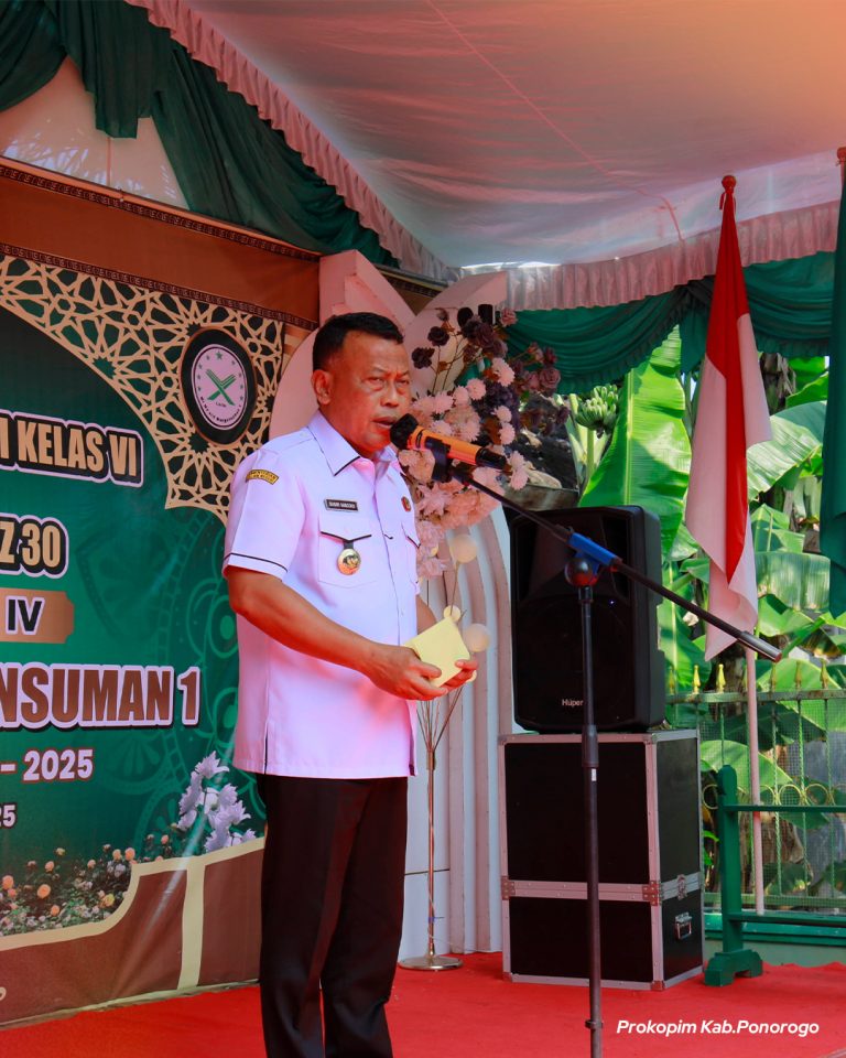 Kang Bupati Doakan Lulusan MI Ma’arif Mangunsuman 1 Jadi Generasi Hebat dan Qur’ani