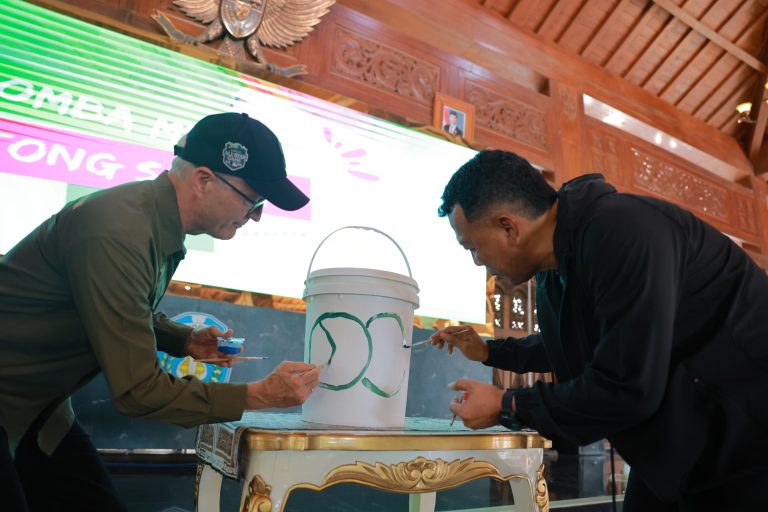 Lomba Melukis Tong Sampah, Padukan Seni dan Kampanye Peduli Lingkungan