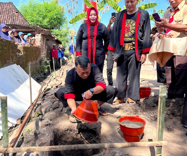Melalui Perkemahan Wirakarya, Pramuka Ponorogo Rehab 4 RTLH Warga Kurang Mampu