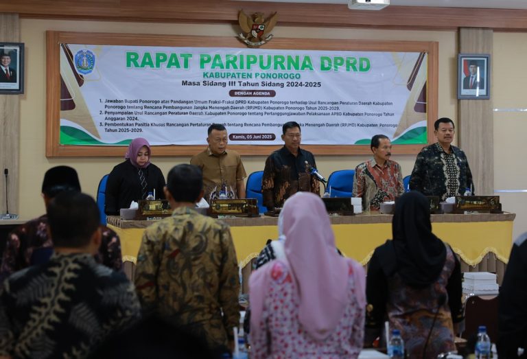 Usai Raih WTP, Pemkab Ponorogo Sampaikan Pertanggungjawaban APBD 2024 ke DPRD
