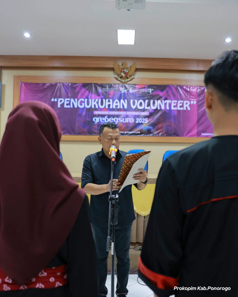 Dikukuhkan, 105 Volunteer Siap Sukseskan Grebeg Suro 2025