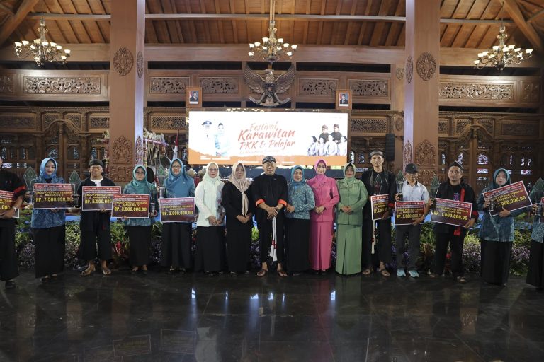 Ibu-ibu PKK Unjuk Kemampuan, Kidung Laras Asmoro Raih Penyaji Terbaik di Festival Karawitan 2025