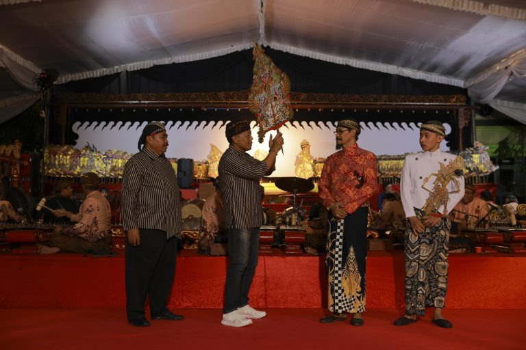 SMPN 5 Ponorogo Genap 69 Tahun, Gelar Wayang Kulit sebagai Puncak Perayaan