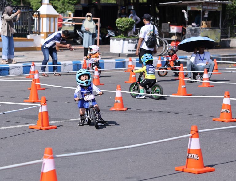 Jago, Ratusan Rider Cilik Adu Kecepatan Tunggangi Push Bike