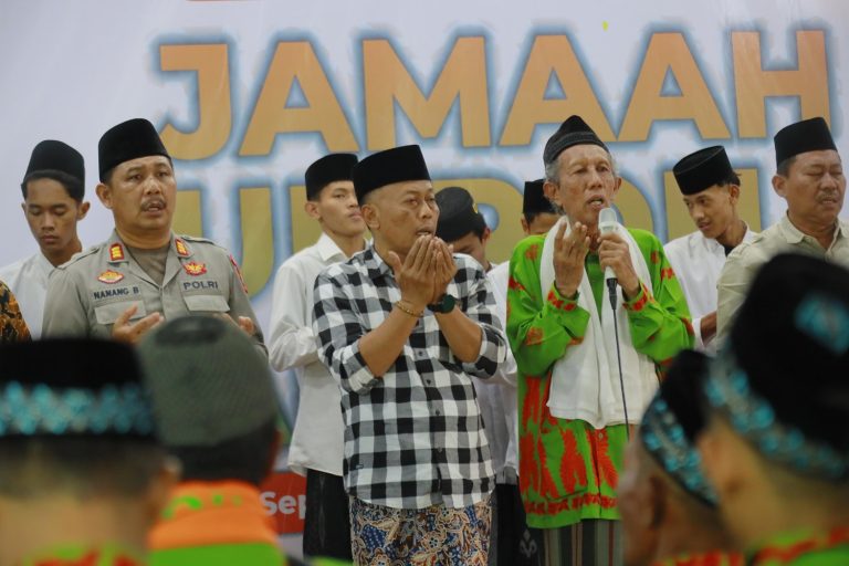 Kang Bupati Titip Doa untuk Ponorogo kepada Jamaah Umroh