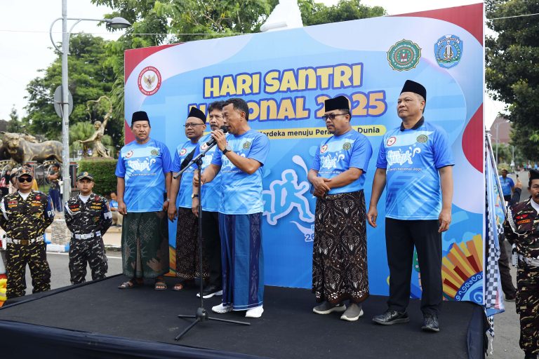 BPIP dan Ribuan Santri Bersarung Menjaga Pancasila di Ponorogo