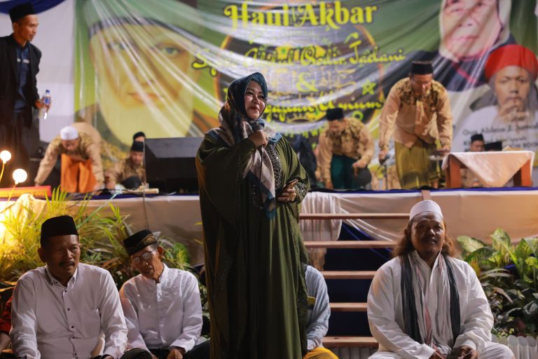 Bunda Lisdyarita Hadiri Pengajian Peringati Haul Syech Abdul Qodir Jaelani