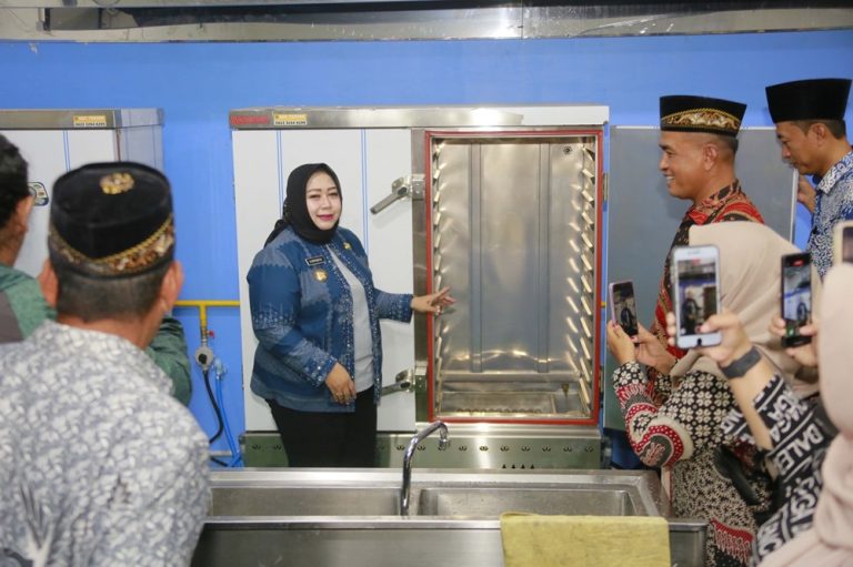 Resmikan Dapur SPPG Desa Tegalombo, Wabup Lisdyarita: MBG Dukung Gizi dan Ekonomi Masyarakat