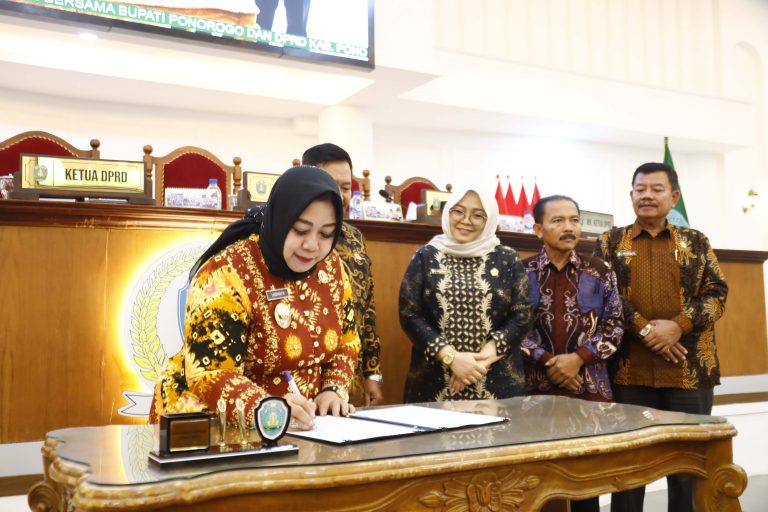 Raperda APBD 2026 Disepakati, Plt. Bupati Ponorogo Pastikan Program Riil Kebutuhan Masyarakat