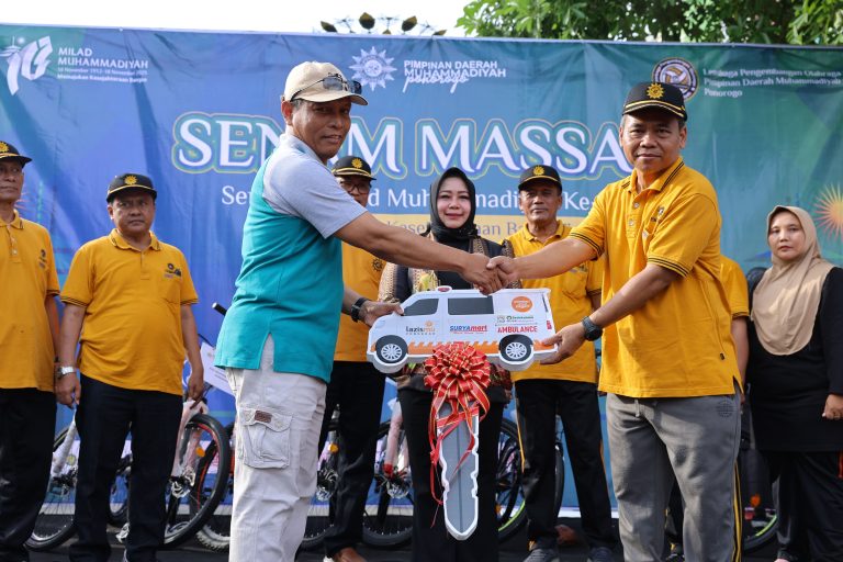Ambulans dari Infaq Kembalian: Kado Milad ke-113 Muhammadiyah untuk Masyarakat