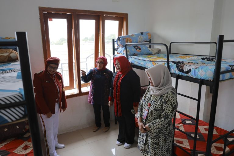 Tinjau SR di Ponorogo, Menteri PPPA: Fasilitasnya Lengkap dan Bagus
