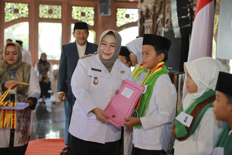 Ponorogo Kembali Cetak Hafiz Muda, Ribuan Siswa SD Ikuti Wisuda Tahfidz