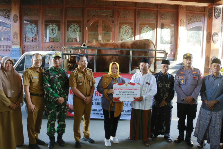 Sapi Kurban Hampir 1 Ton  dari Presiden Prabowo untuk Ponorogo 
