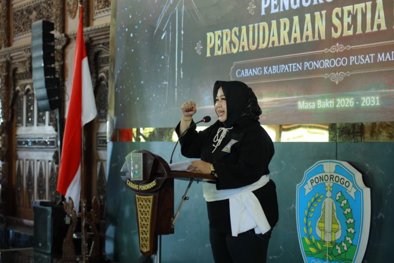 Pengurus 2026-2031 Dikukuhkan, Bunda Lisdyarita Yakin PSHT Ponorogo Kian Mekar dan Bersinar