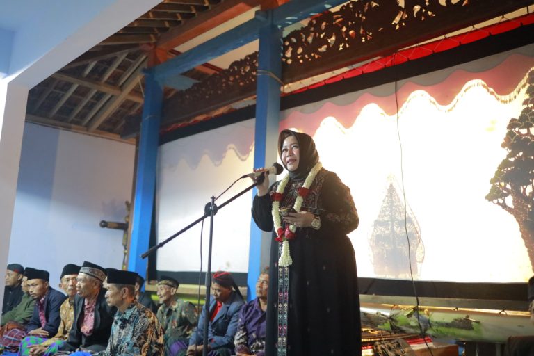 Hadiri Suran Tapel Adaman PAMU, Bunda Lisdyarita Ajak Sambut Tahun Baru dengan Hati dan Semangat Baru