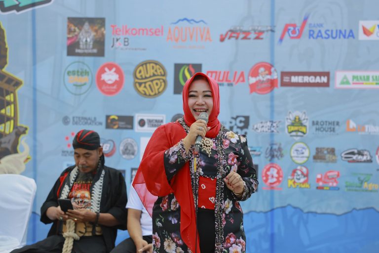 Paduan Indah Budaya dan Hobi, Grebeg Suro Ponorogo Rangkul Komunitas Vespa